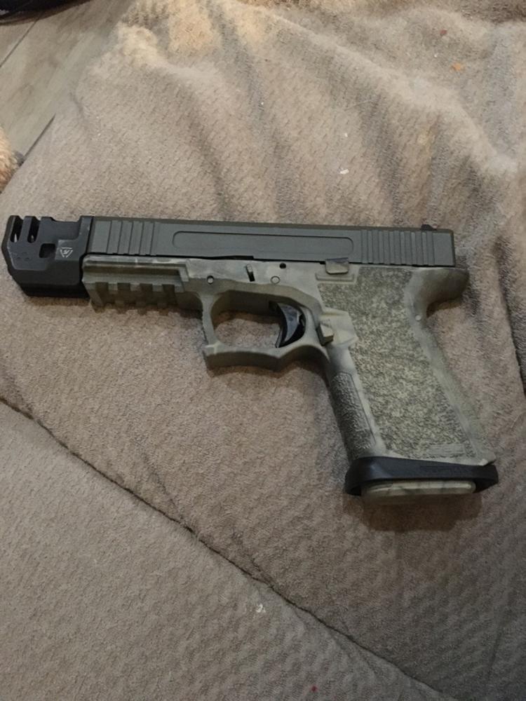 Reptilia Corp Glock 19 Gen 3/4 Black Hole Polymer Magwell - Customer Photo From Israel Zuniga