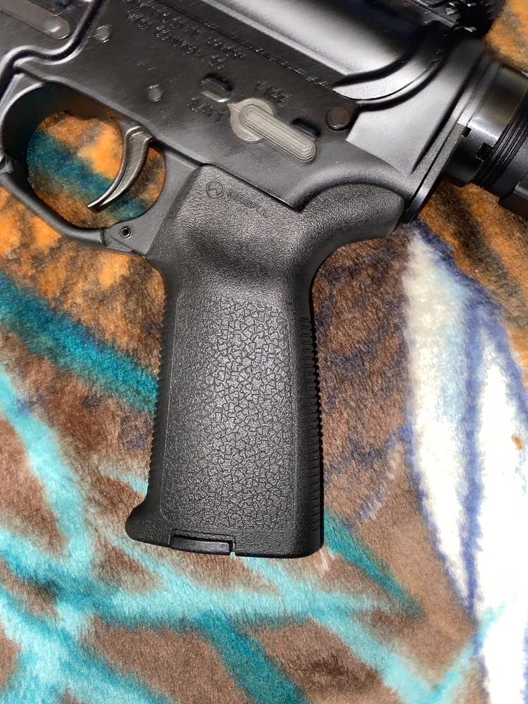 Magpul MOE AR Pistol Grip - Customer Photo From Mario Martinez