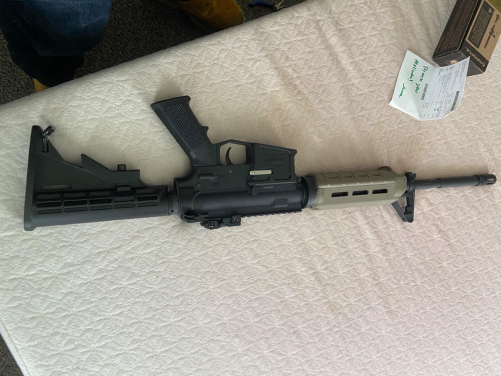 Magpul MOE M-LOK Hand Guard, Carbine-Length  AR-15/M4 - FDE - Customer Photo From Alex Hall