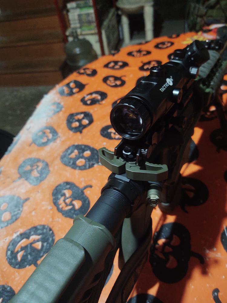 Armaspec Victory Charging Handle - Customer Photo From Thomas 