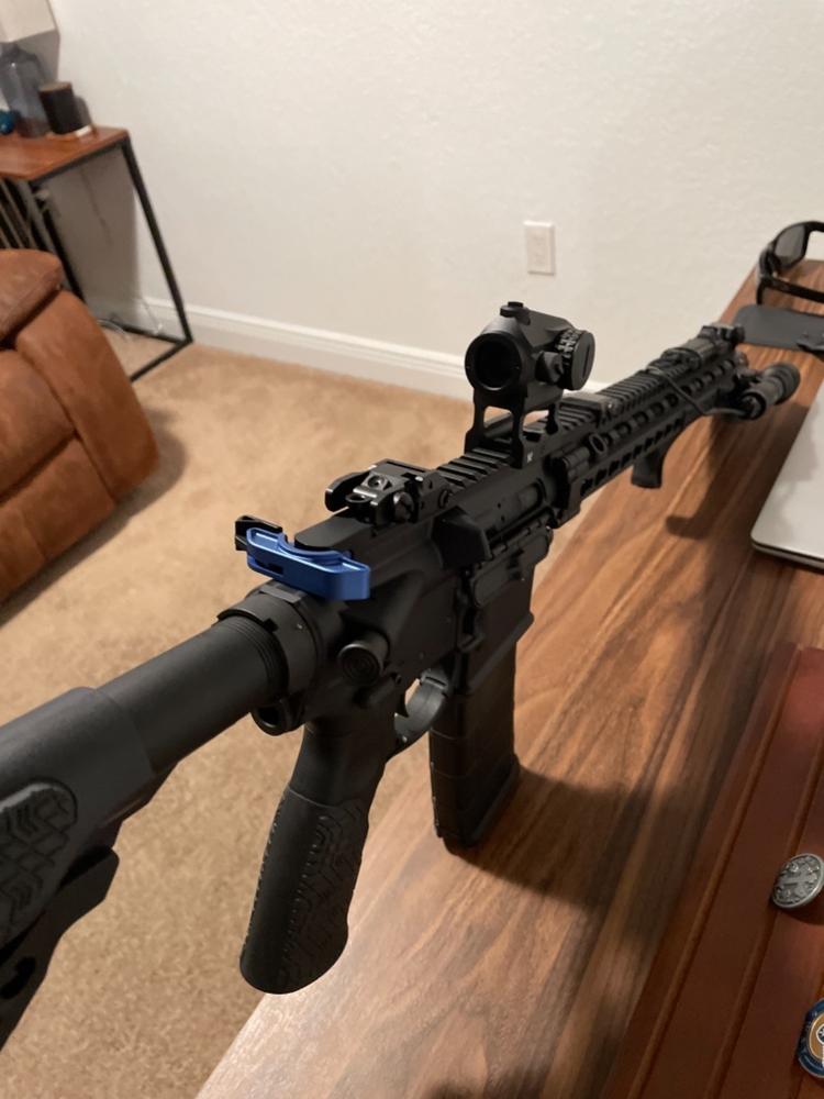 Strike Industries Extended Latch Charging Handle - Blue - Customer Photo From ALEXANDER RODRIGUEZ