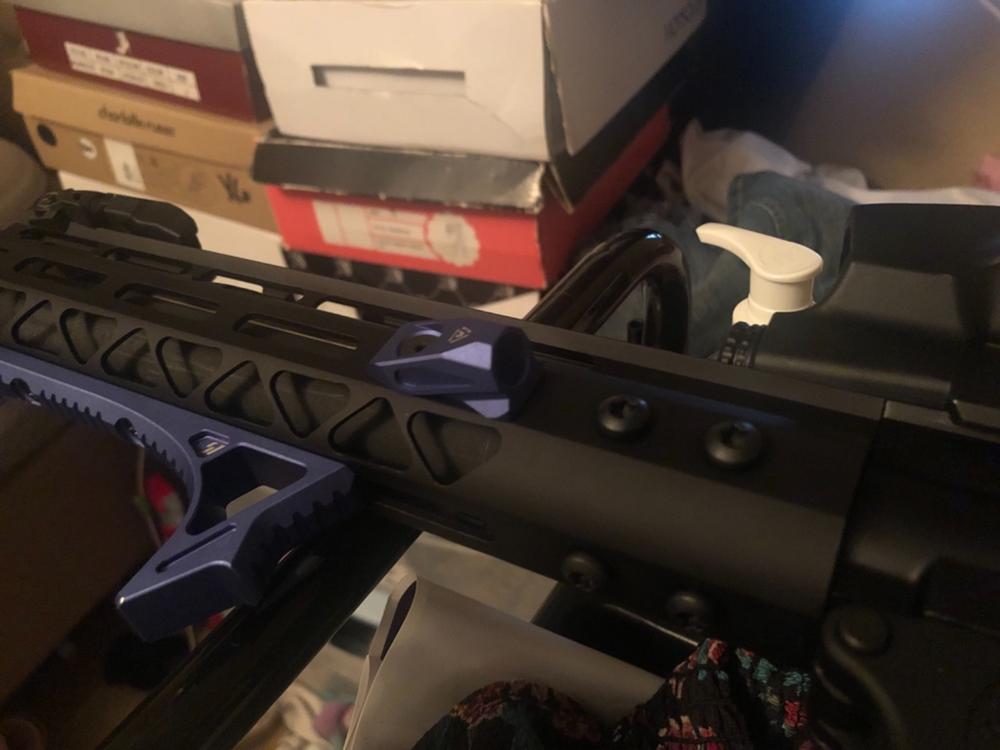 Strike Industries LINK Angled QD Mount - Blue - Customer Photo From Irving Trejo