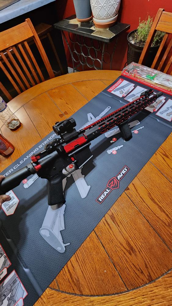 UTG PRO M-LOK AR-15 15" Super Slim Rail, Black & Red 2-Tone - Customer Photo From Mason Z Sellers