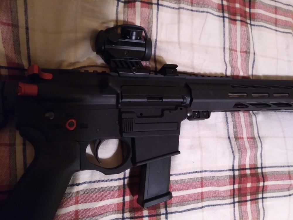 UTG AR15 Quick Install Dust Cover - Black - Customer Photo From Ronnie frantzen