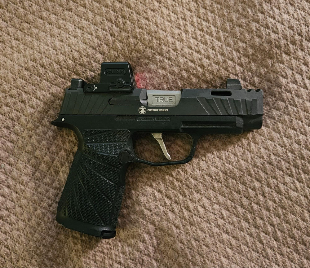 Holosun EPS Carry Enclosed Pistol Reflex Sight - Green 6MOA Dot, Non-Solar - Customer Photo From Ryan Chinnes