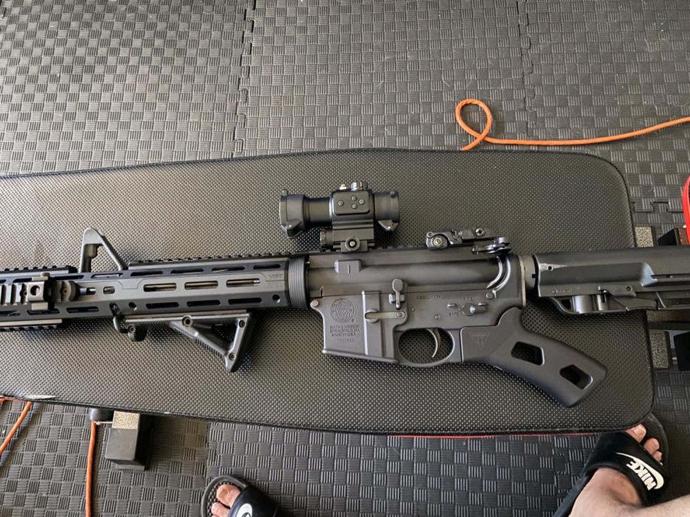 Juggernaut Tactical Featureless Grip - Black - Customer Photo From Mario Ramos