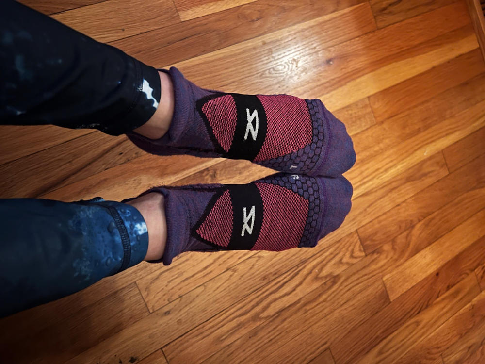 Grit 2.0 Running Socks (No-Show) - Customer Photo From Lori Leatherbee