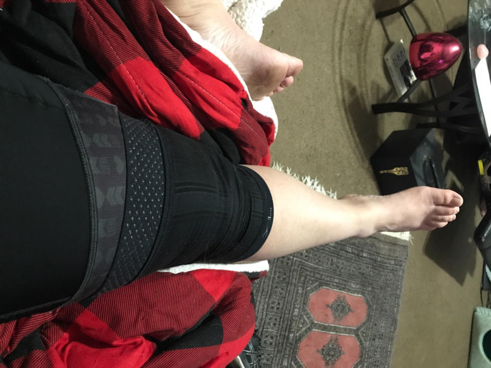 Compression Knee Sleeve - Customer Photo From Ann Martínez