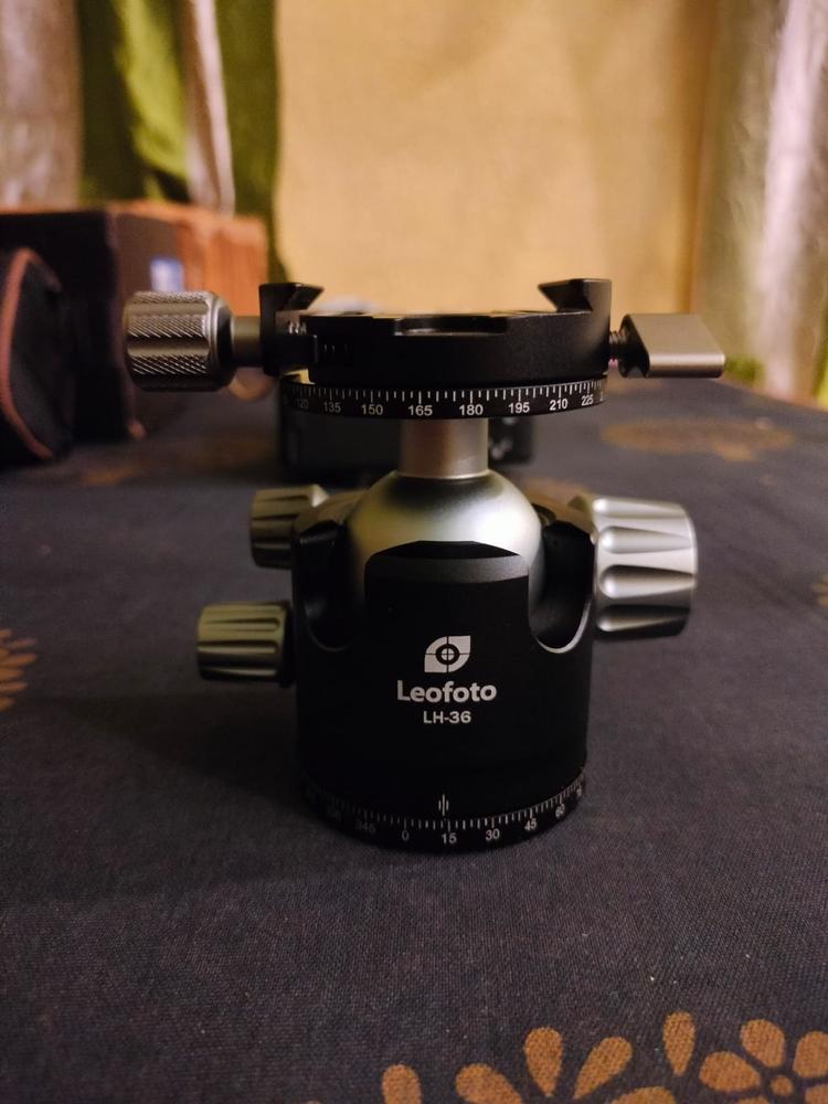 Leofoto LS-285C Ranger Series Carbon Fiber Tripod With LH-36 Head