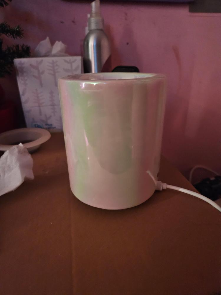 Jeannie reviews the new USB Wax Warmer!  We sent Jeannie  (@ALittleAboutAlot) one of our new USB Wax Warmers to test out! As a mom,  Jeannie prefers Happy Wax Warmers to candles