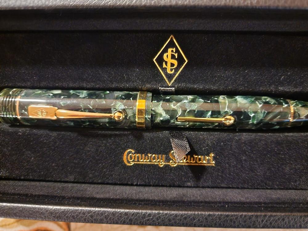 Churchill Classic Green Lever-Fill Pen