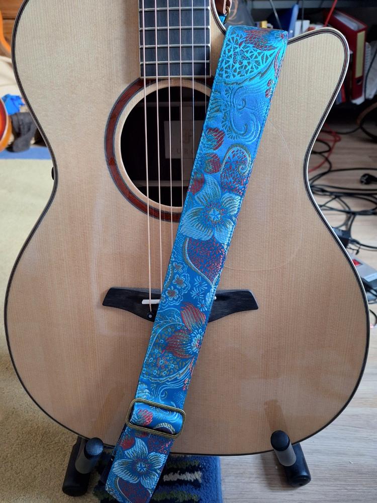 Vintage Gitarrengurt blau - Tropical River (B-Ware) - Customer Photo From Anton Schneider 