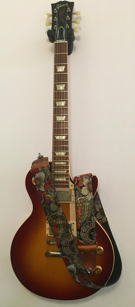 Vintage Gitarrengurt schwarz - Tropical Nights (messing-rotbraun) - Customer Photo From Thomas D.