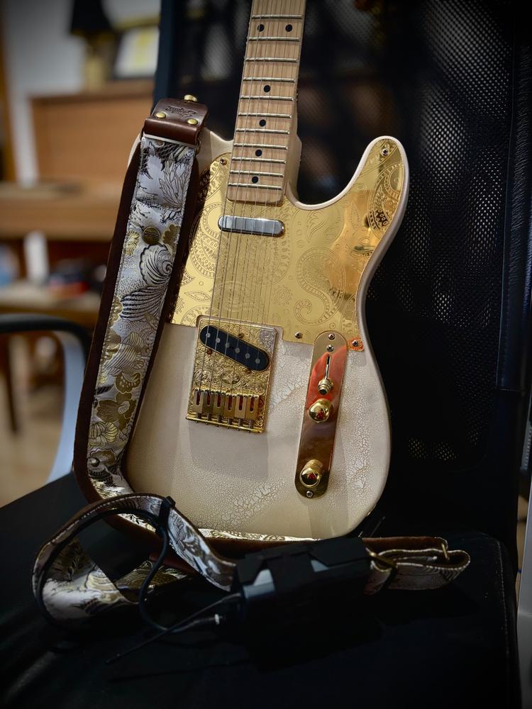 Gepolsterter Gitarrengurt weiss - Eastern Ivory (messing-rotbraun) - Customer Photo From Stefanie Rasig