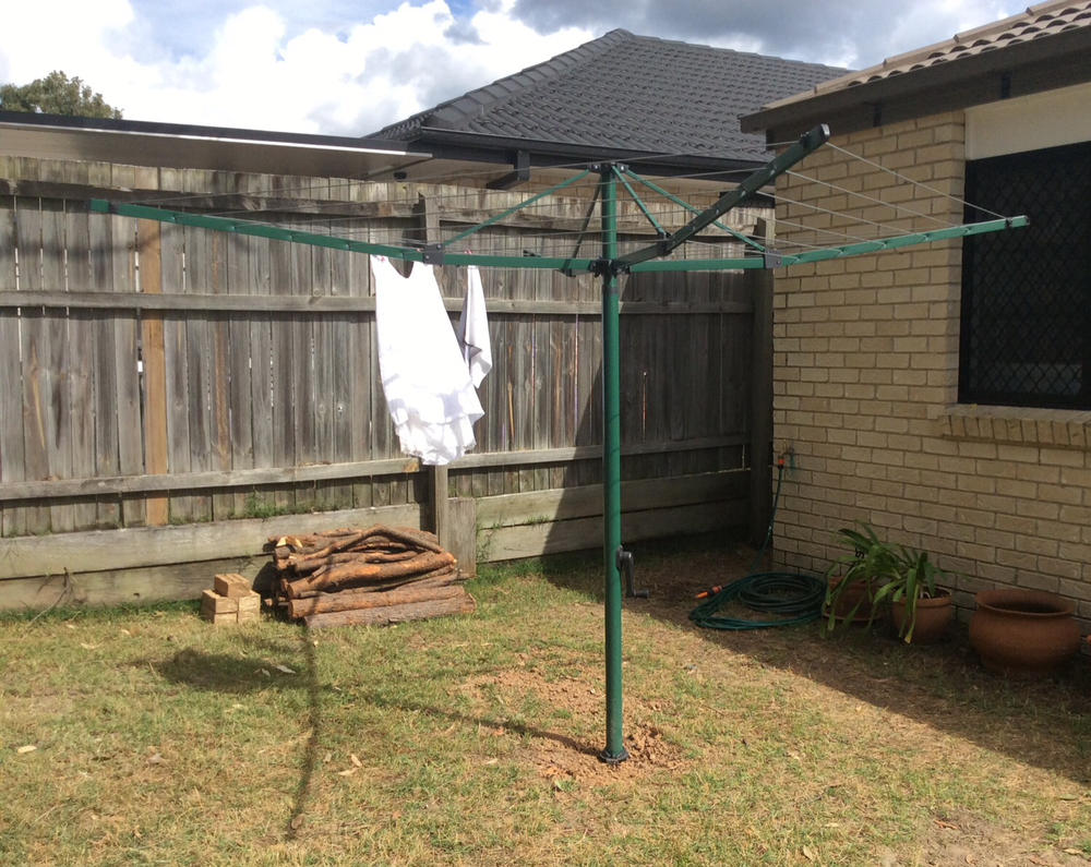 Hills Everyday 37 Rotary Clothesline - Customer Photo From Stella Mole