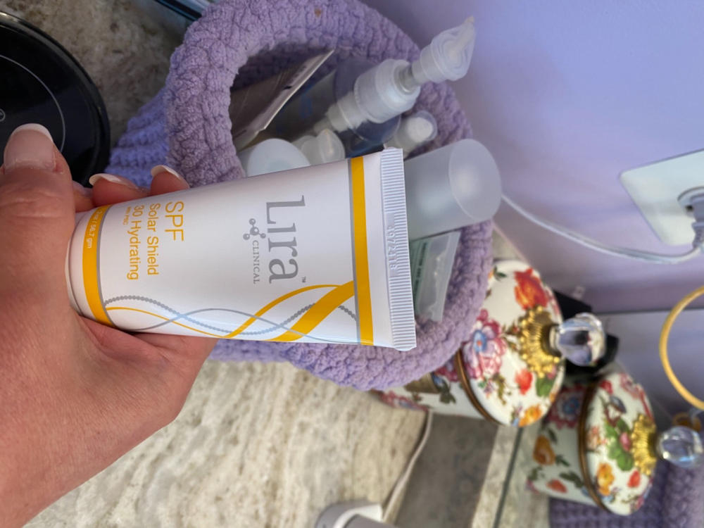 Lira Clinical Anti Aging Sunscreen (choose HYDRATING or OIL FREE below) - Customer Photo From kim c.