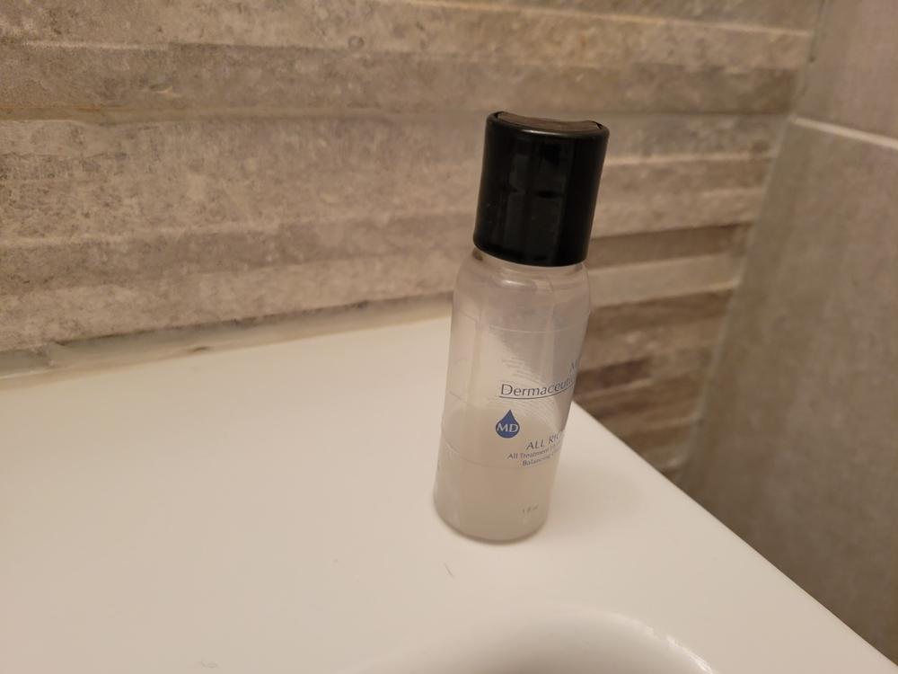 MD Deramceutical All Natural Balancing Cleanser - Customer Photo From Tina L.