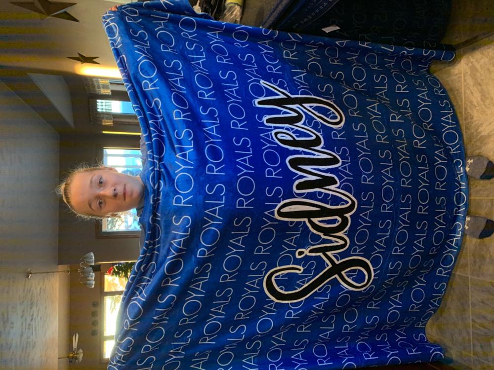 TEAM - CURSIVE PERSONALIZED NAME THROW BLANKET - Customer Photo From Sara Krier