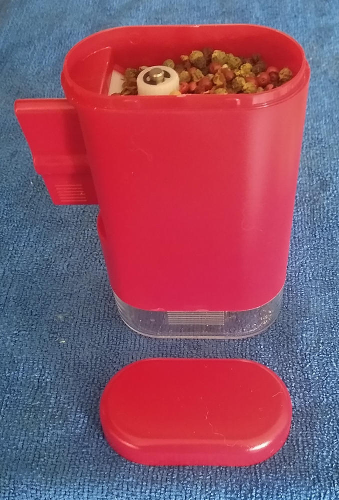 Peppermate Traditional Peppermill Fresh Pepper Grinder