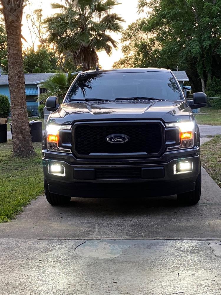 CrystaLux LED Fog Light Bulbs for Ford F 150 1999