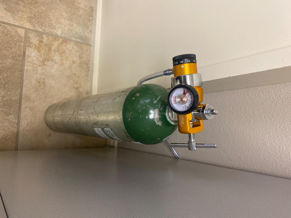CGA 870 Gold Low Flow Medical Oxygen Tank Regulator - Customer Photo From Dr. Todd East