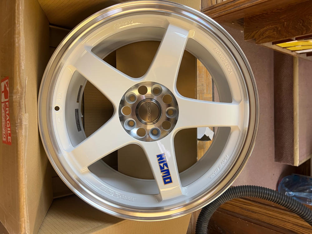 NISMO ALUMINUM ROAD WHEEL LM GT4 NISMO 40TH ANNIVERSARY WHITE +