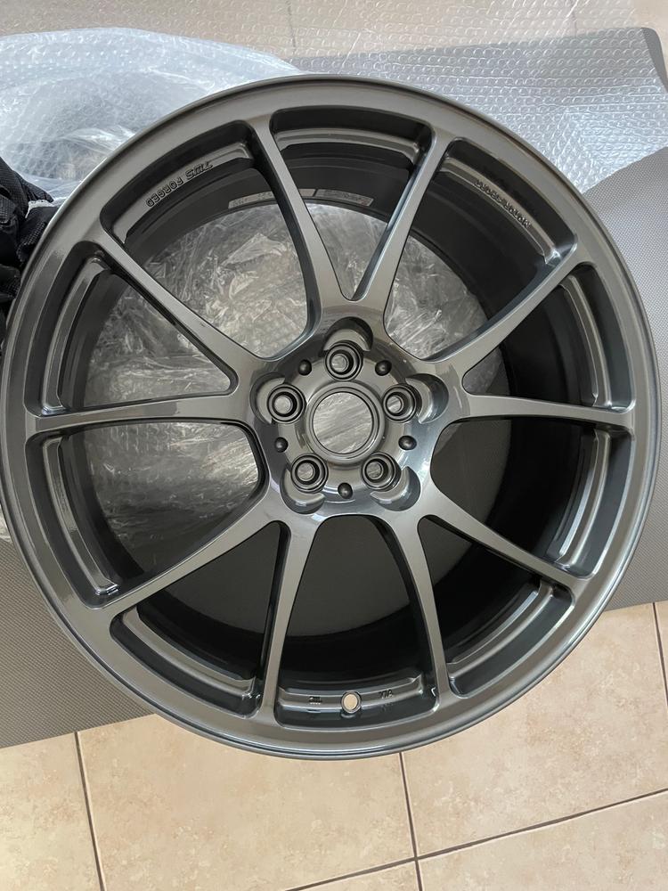 TWS T66-F 18X8.5 42 5X100 GLOSS GUNMETAL WHEEL (GGM) FOR TOYOTA