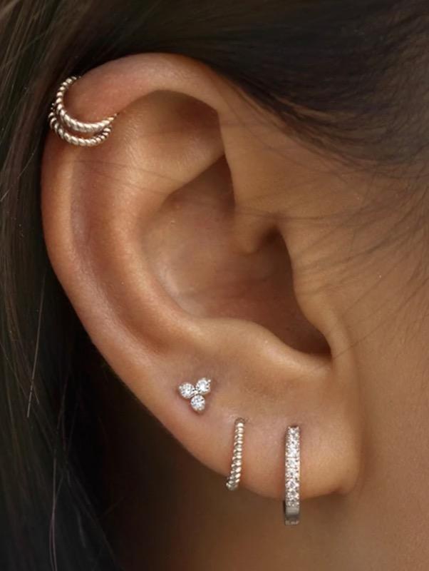 送料関税込【AMY O】Tiny Clover Pave Studs 14K ピアス☆ (3色) 14K Rose Gold Earrings, Tiny Stud Earrings, Cartilage Helix