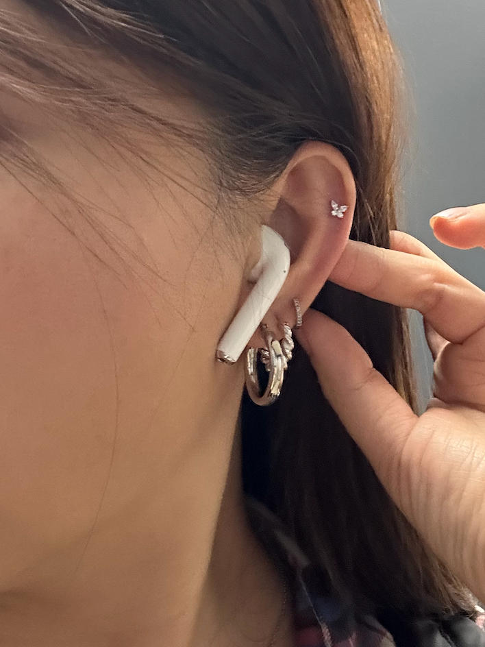 送料関税込【AMY O】Twisted Rope Hoop Earrings (2色) 国内発送 Small Hoop Earrings, Sterling Silver Twisted Rope Hoops