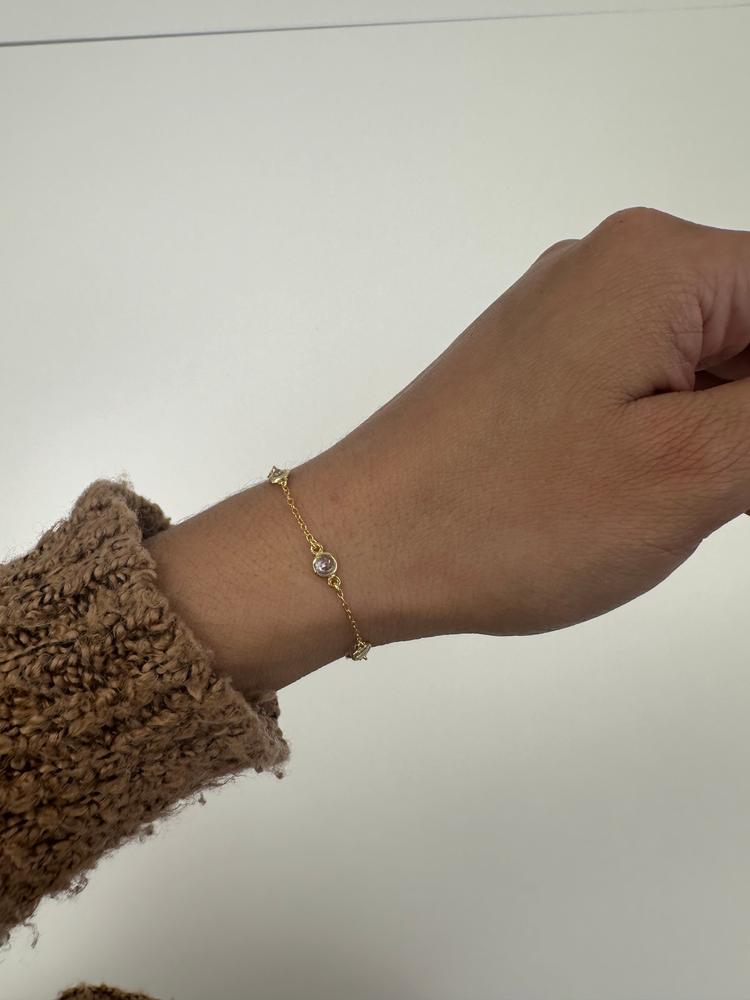 Dainty Gold Star Bracelet, Delicate Bracelets for Women – AMYO Jewelry
