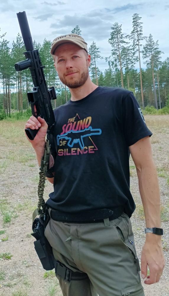 Enjoy the silence - Black Tee - L - Customer Photo From Niclas Carlman