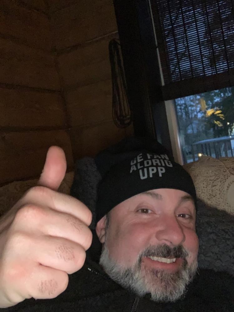 Beanie Ge Fan Aldrig Upp Black - Customer Photo From Pierre Stausholm