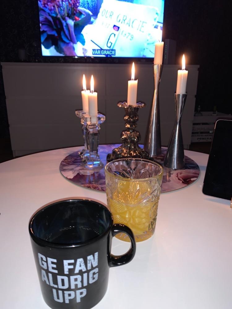 Kaffemugg Ge fan aldrig upp - Customer Photo From Elisabeth Skoog