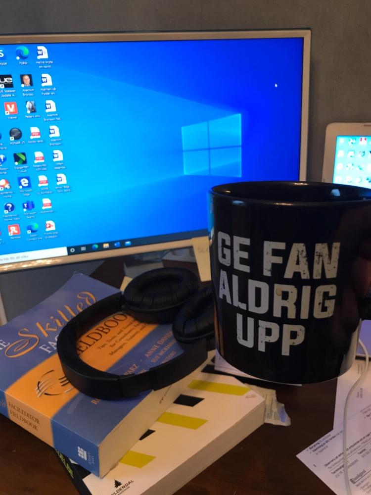 Kaffemugg Ge fan aldrig upp - Customer Photo From Joachim Brorsson