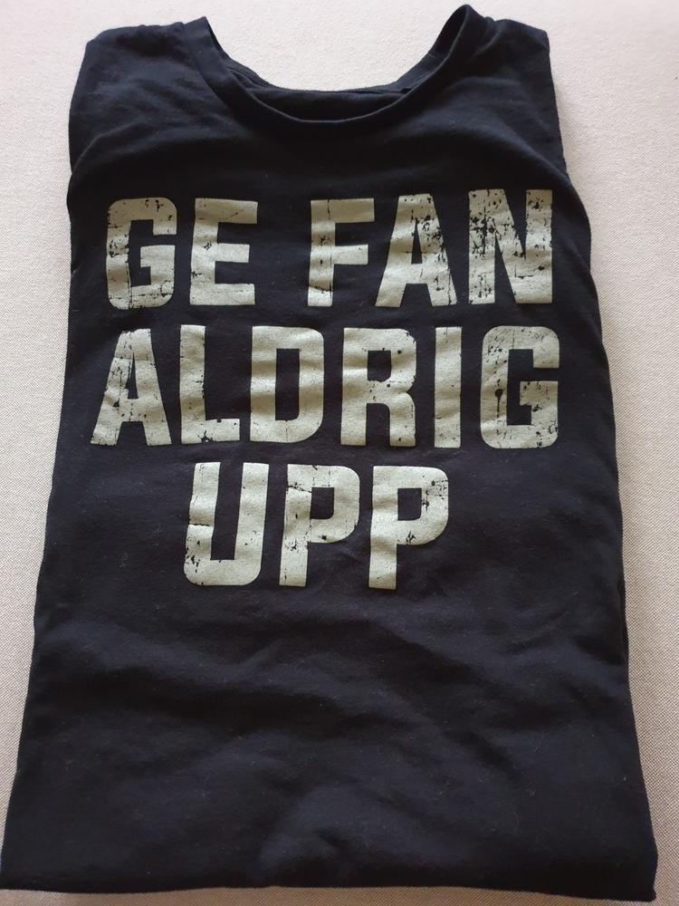 Ge fan aldrig upp MkI Pitch Black - M - Customer Photo From Susanne Ankar