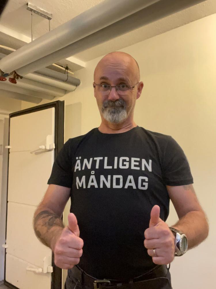 ÄNTLIGEN MÅNDAG! - L - Customer Photo From Fredrik Silvtegen