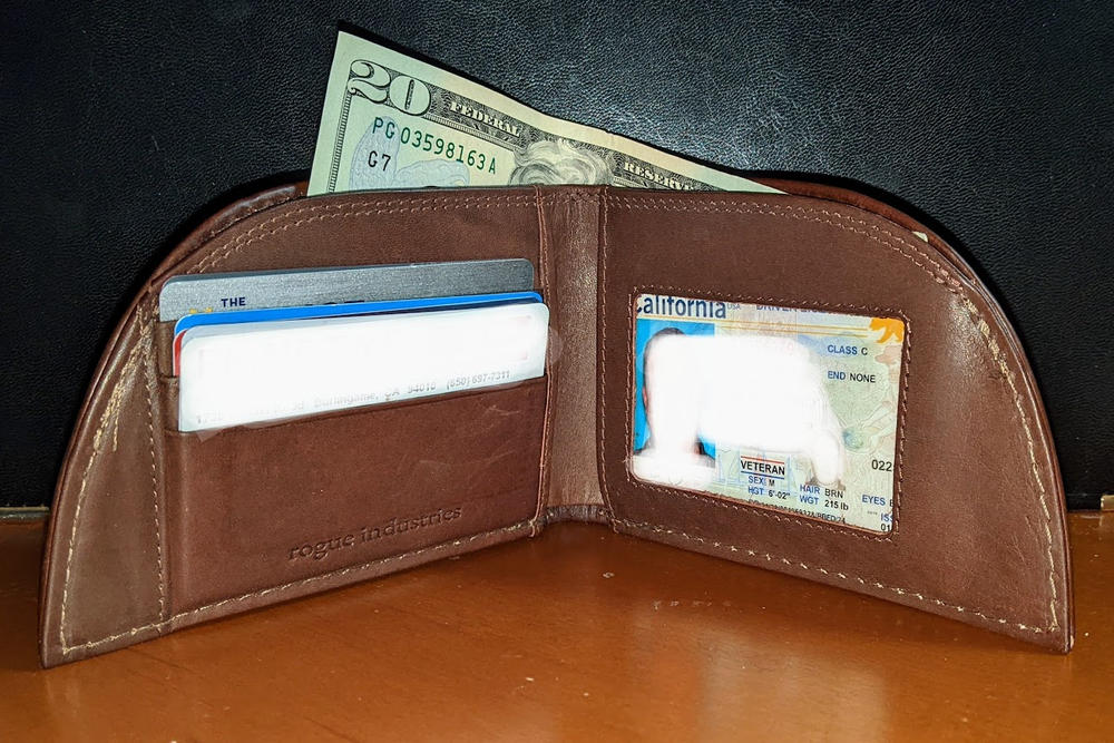 Rogue Front Pocket Wallet in Horween Bison - Customer Photo From Daniel Dower