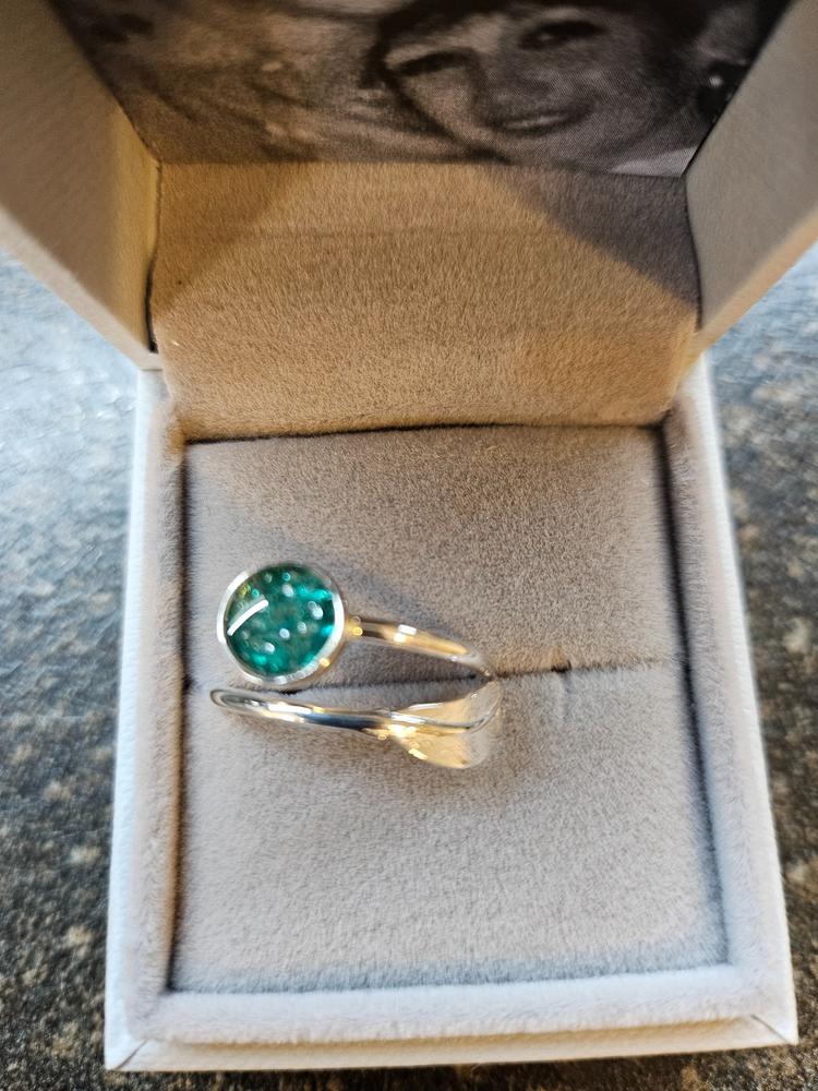 Cremation Ashes Adjustable Feather Ring - Customer Photo From Liz Stafford