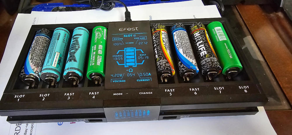 Efest Luc V8 Intelligent 8 Bay Rechargeable Battery Charger - Customer Photo From Anonymous