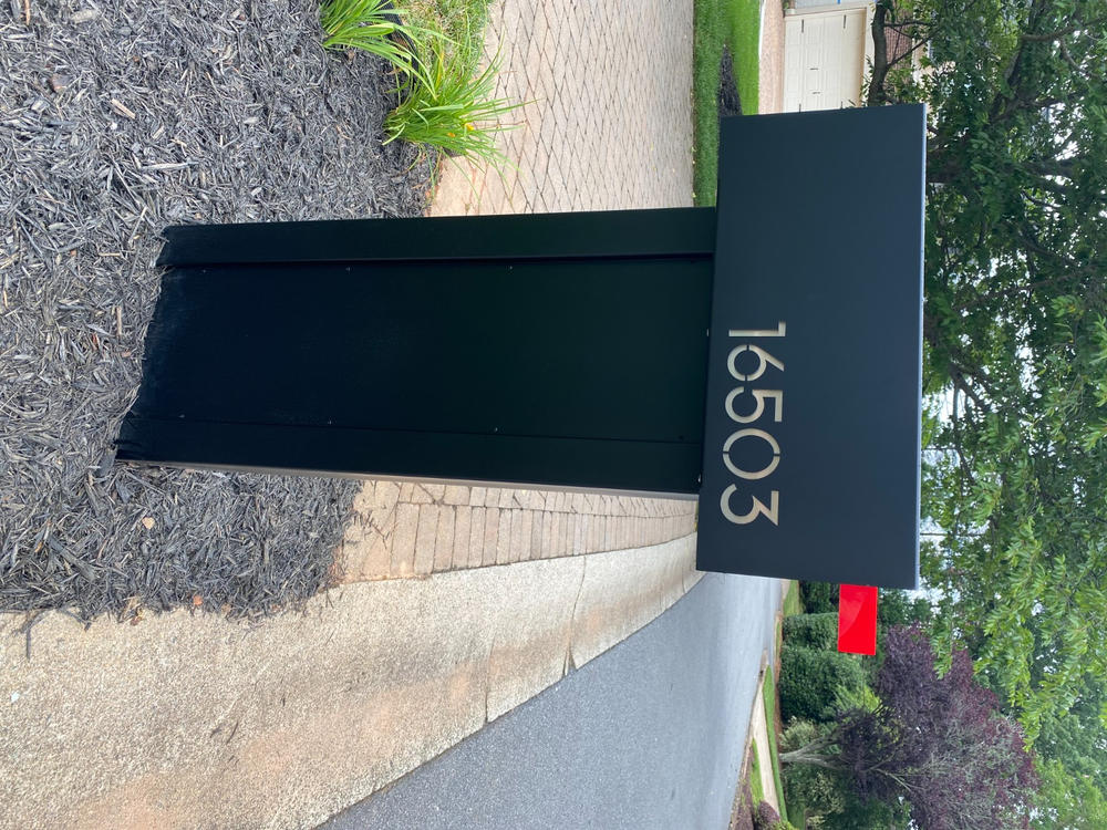 Mailbox Numbers Accent Plates - Customer Photo From Krissie Dubin