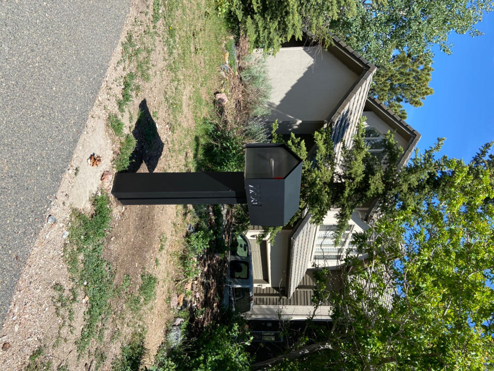 BAILEY - Custom Mailbox - Customer Photo From Christie Kellner