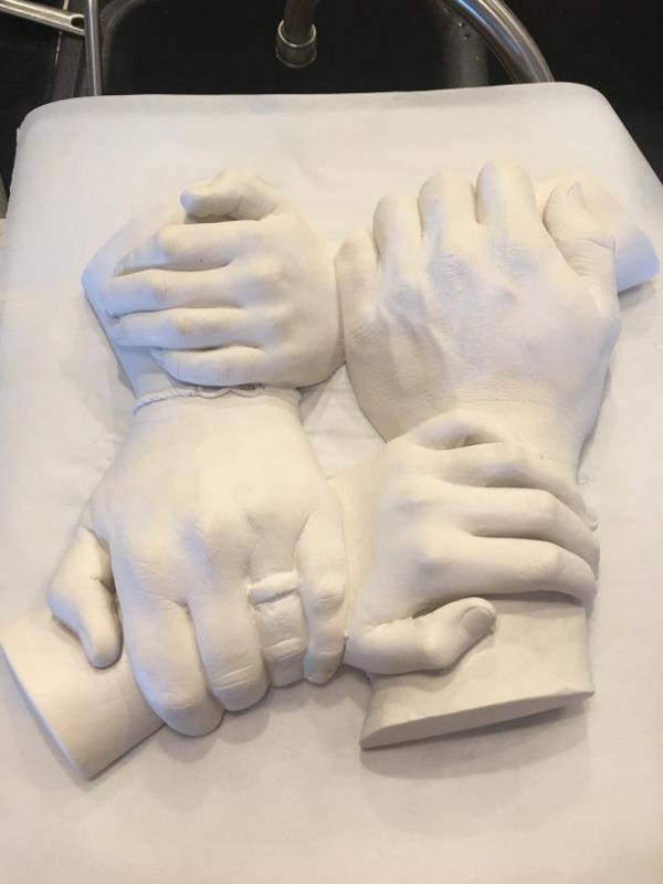 Luna Bean Deluxe Baby Keepsake Hand Casting Kit - Plaster Hand Mold Casting  Kit for Infant Hand & Foot Mold - Baby Casting Kit for First Birthday,  Christmas & Newborn Gifts - (