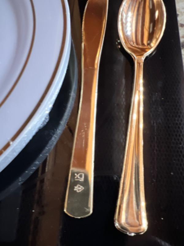 90 Piece Gold Silverware Set for 18, Gold Stainless Steel Flatwa 並行輸入品 90 Pieces Gold Silverware Set Modern Stainless Steel Flatware Set