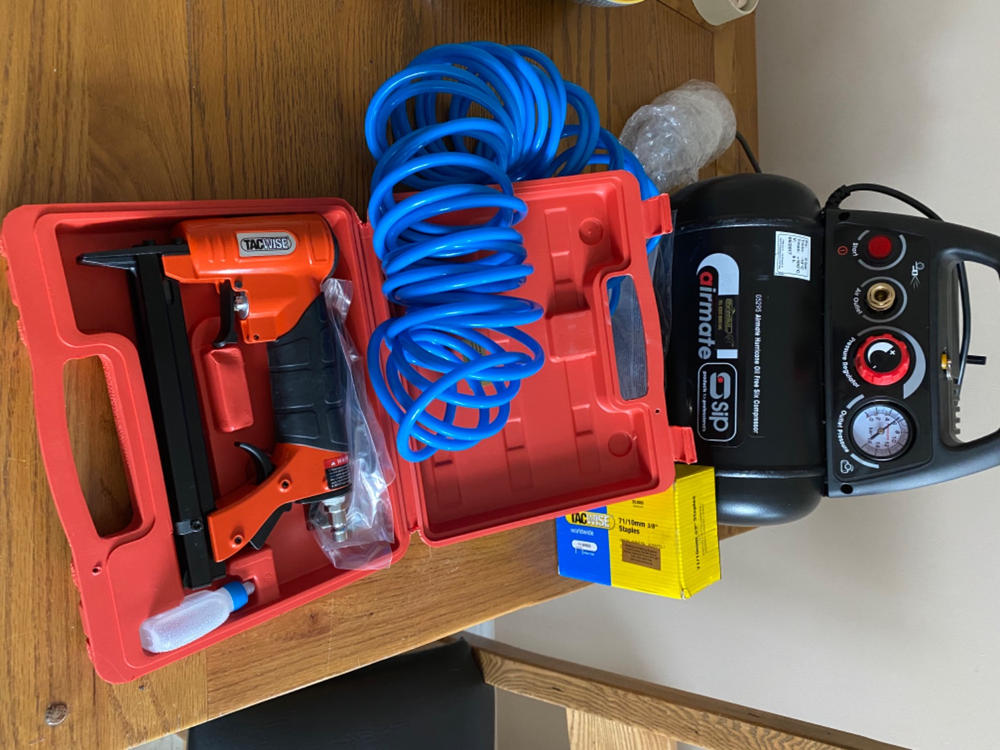 Upholstery Beginner Kit Stapler, Compressor, Staples and Airline