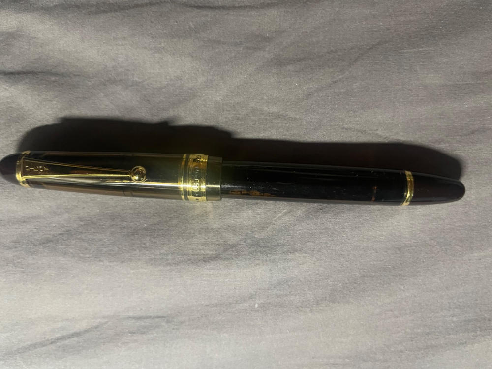 Pilot Custom 823 Fountain Pen Gift Set - Amber - 14k Gold - Customer Photo From Thomas Ding