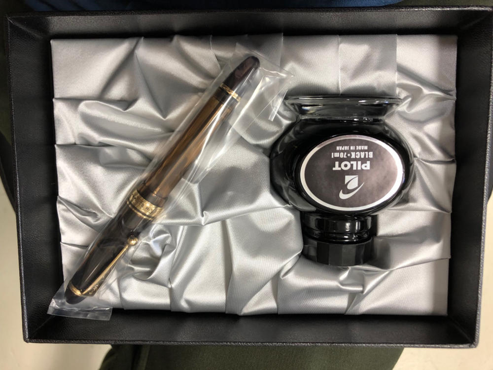Pilot Custom 823 Fountain Pen Gift Set - Amber - Customer Photo From matthew lietz