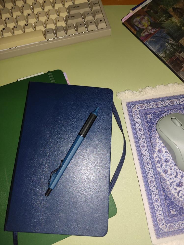 Uni Jetstream Edge Ballpoint Pen - Black Ink - 0.38 mm - Customer Photo From Anneka Lausberg