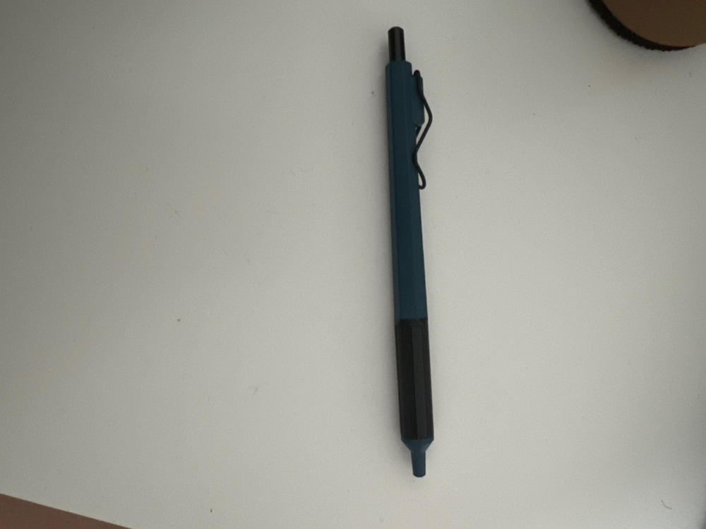 Uni Jetstream Edge Ballpoint Pen - Black Ink - 0.38 mm - Customer Photo From Poppy Turner