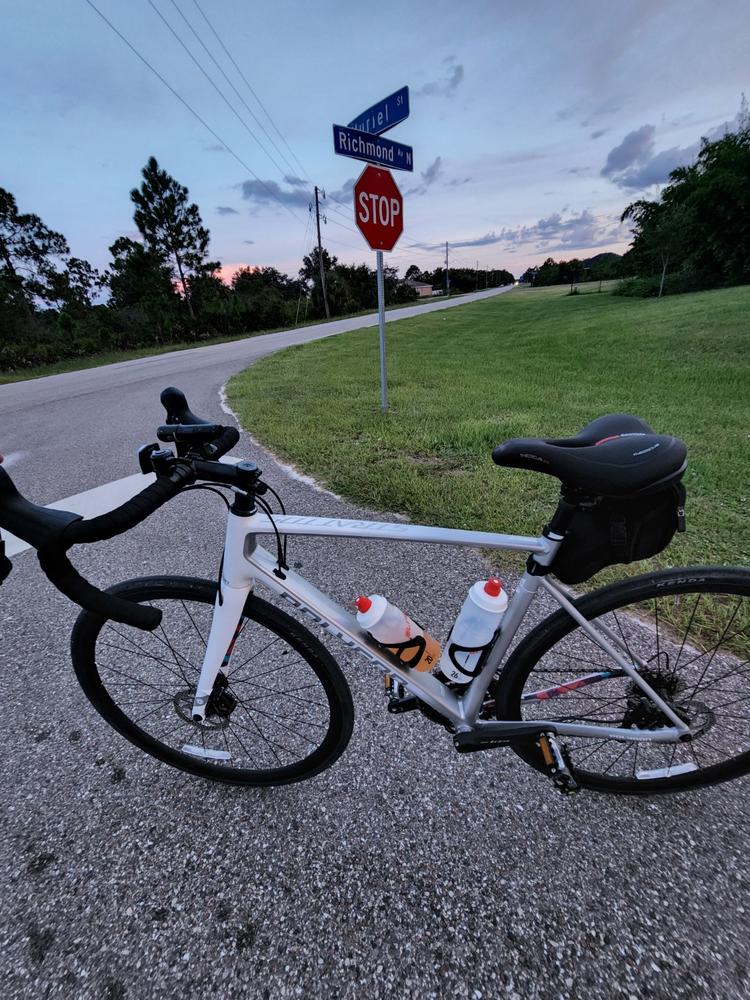 2023 Polygon Strattos S5 Shimano 105 Road Bike