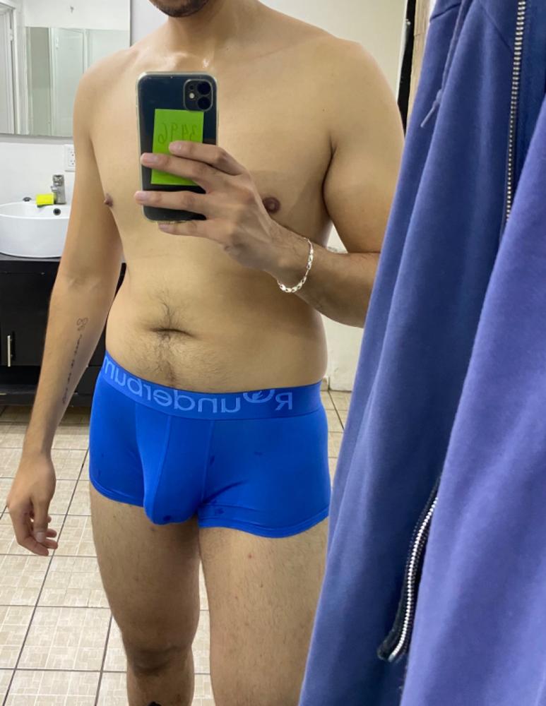 ONE FINGER Package Trunk - Customer Photo From Alejandro A.